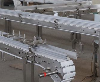 什么是直线型柔性链板输送线？